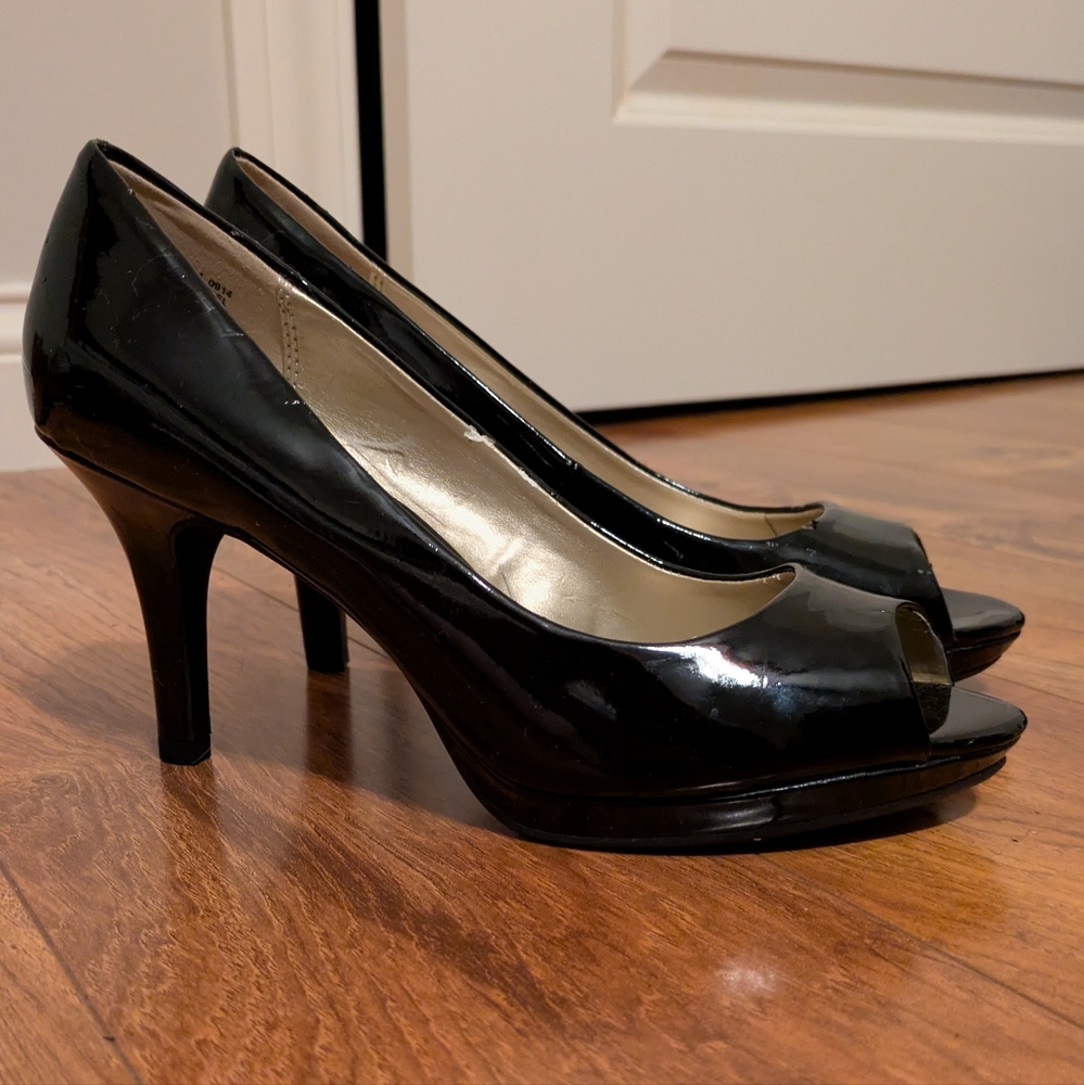 Bandalino Black Patent Leather Peep-Toe Heels